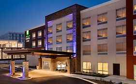 Holiday Inn Express & Suites - Cincinnati Ne - Red Bank Road By Ihg